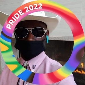 Meet your Posher, Earrol